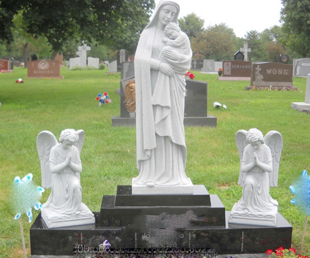 Madonna Haur eta Otoitz Angel konbinazio monumentua